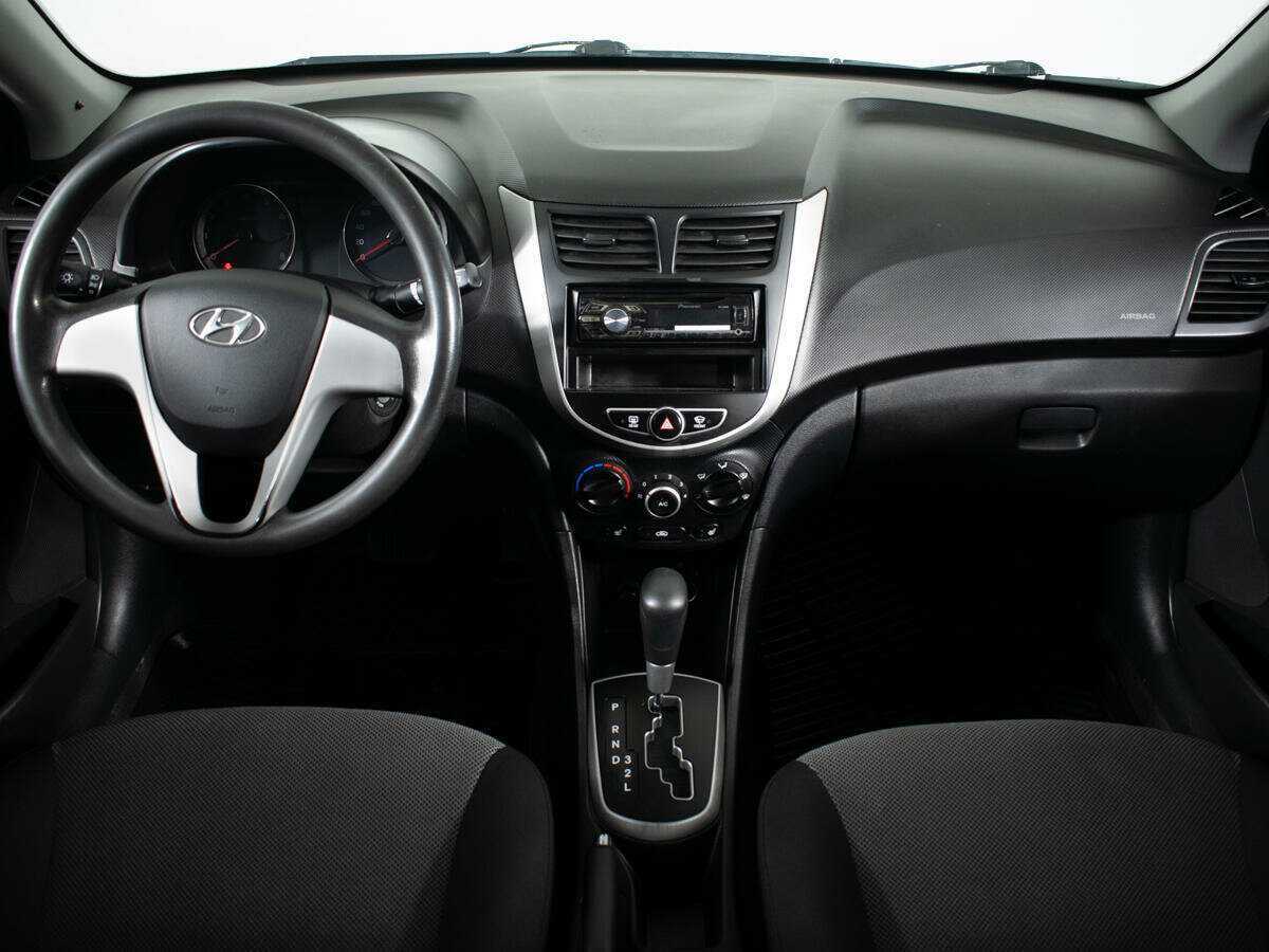 Купить Hyundai Solaris, 2013, 233 735 км, фото №12