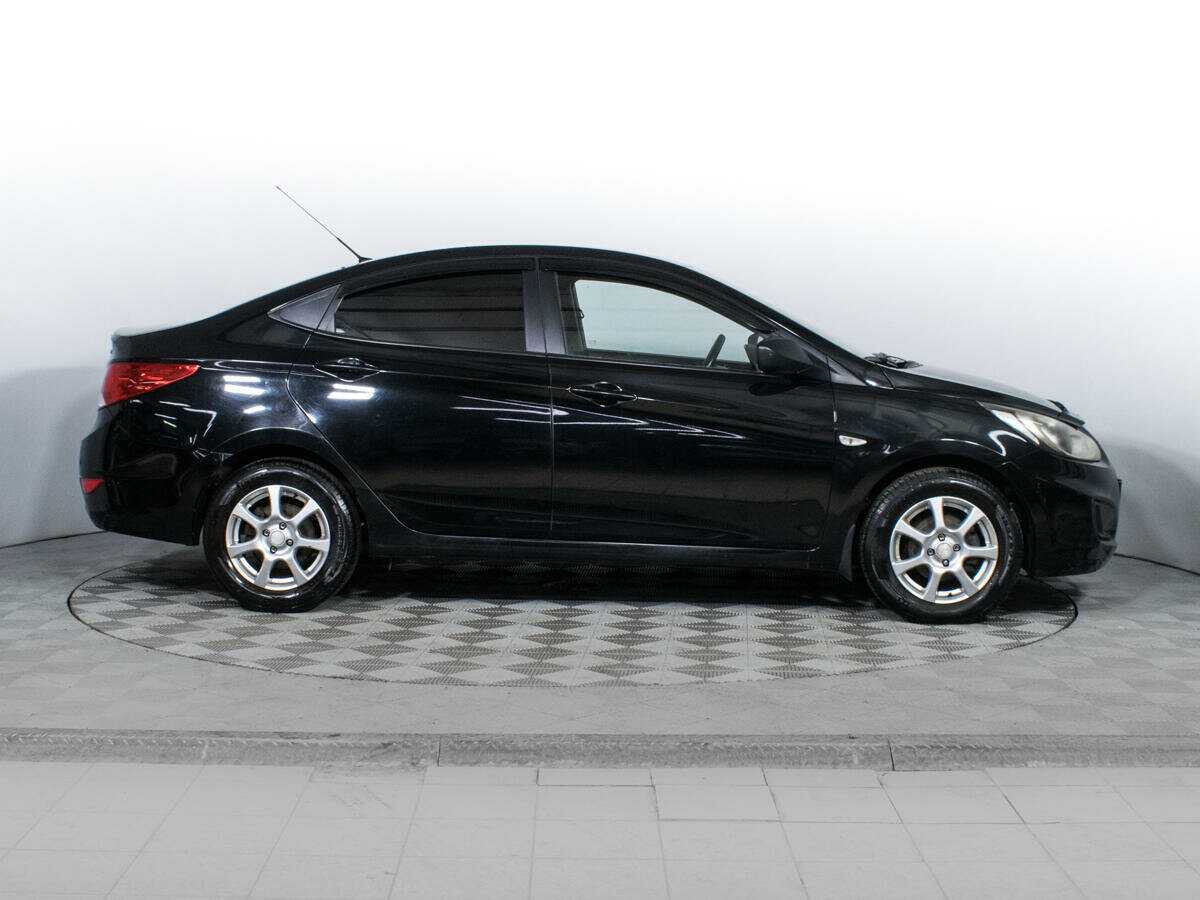 Купить Hyundai Solaris, 2014, 104 987 км, фото №4