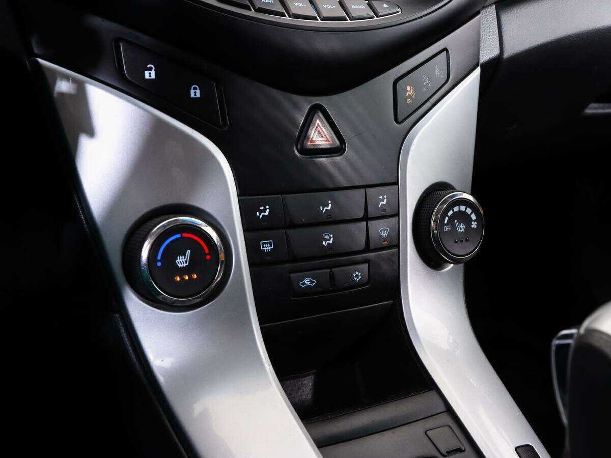 Купить Chevrolet Cruze, 2013, 129 635 км, фото №14