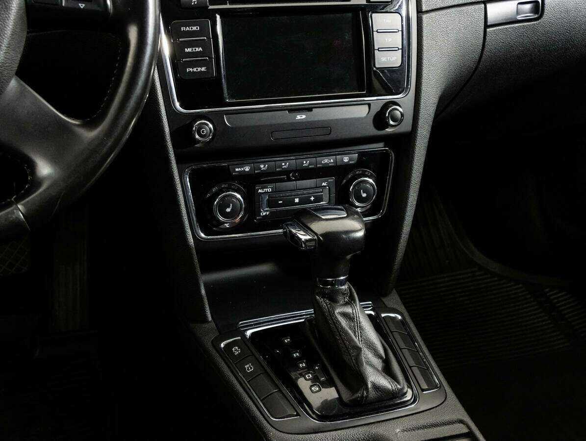 Купить Skoda Superb, 2012, 216 000 км, фото №13
