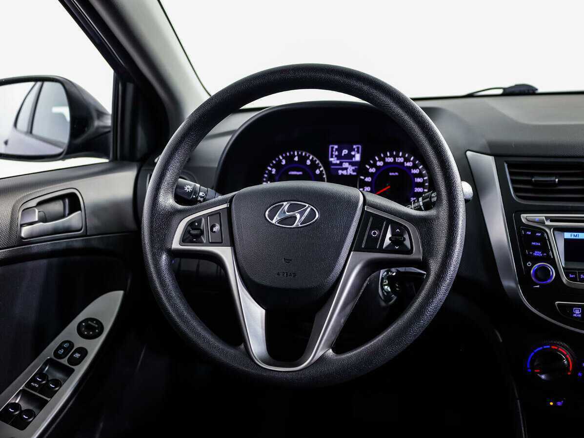Купить Hyundai Solaris, 2015, 94 634 км, фото №10