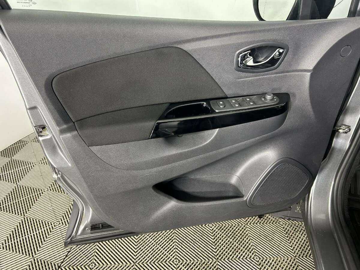 Купить Renault Kaptur, 2017, 89 793 км, фото №8