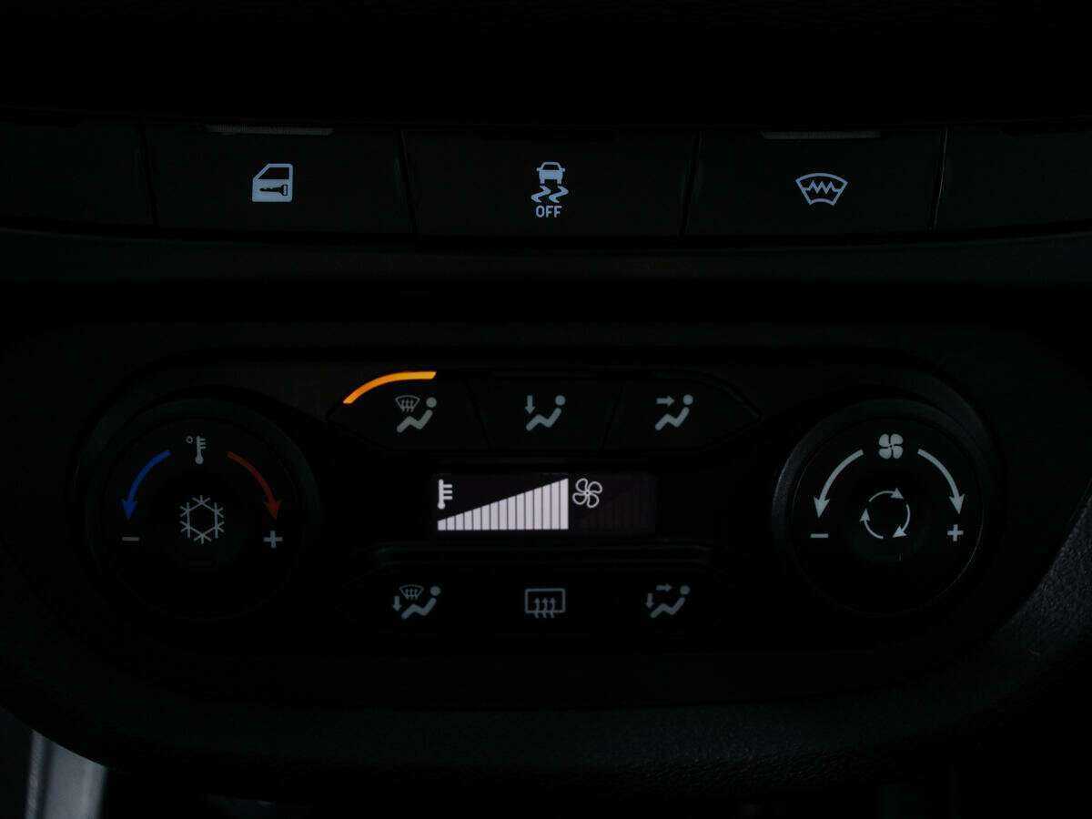 Купить Lada (ВАЗ) Vesta SW, 2019, 82 000 км, фото №12