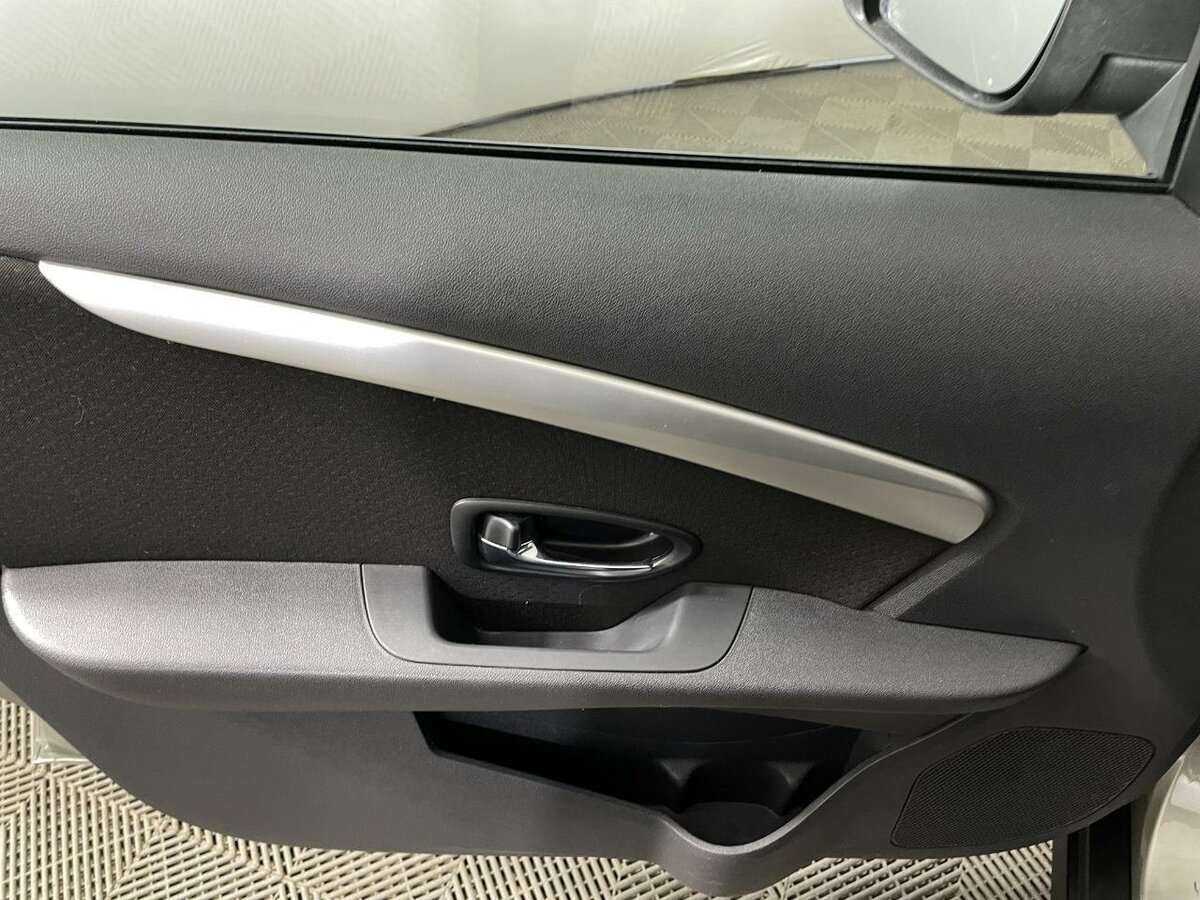 Купить Nissan Almera, 2013, 276 317 км, фото №8