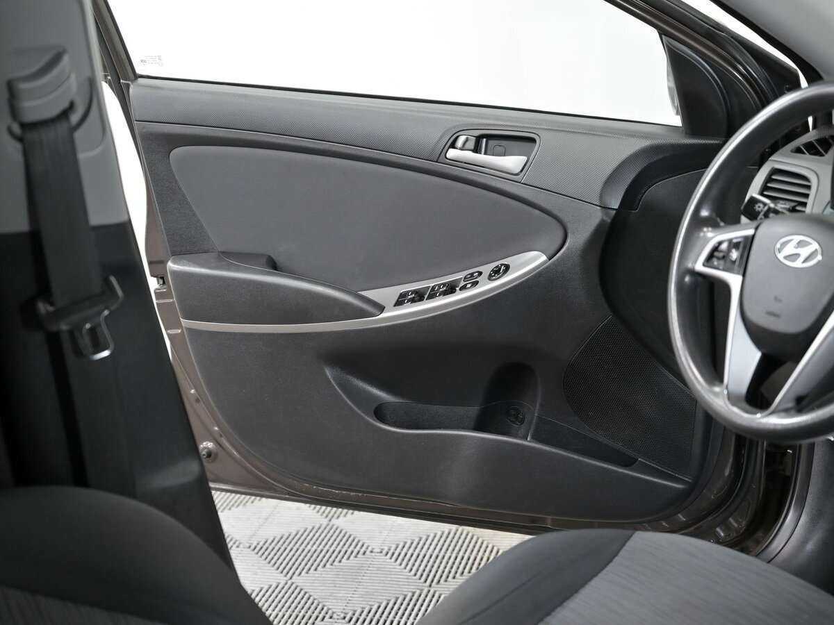 Купить Hyundai Solaris, 2016, 114 000 км, фото №9