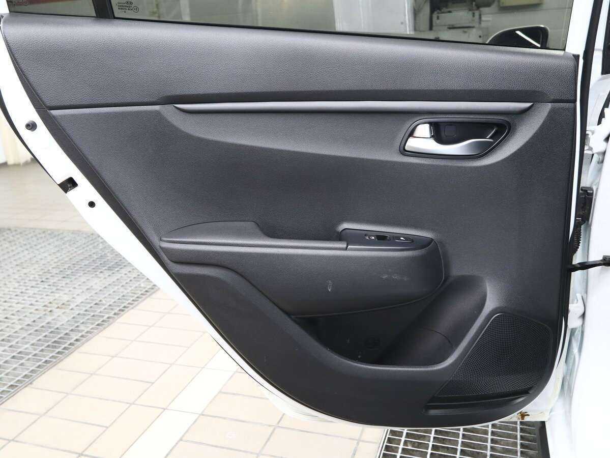 Купить Kia Rio X-Line, 2018, 101 000 км, фото №8