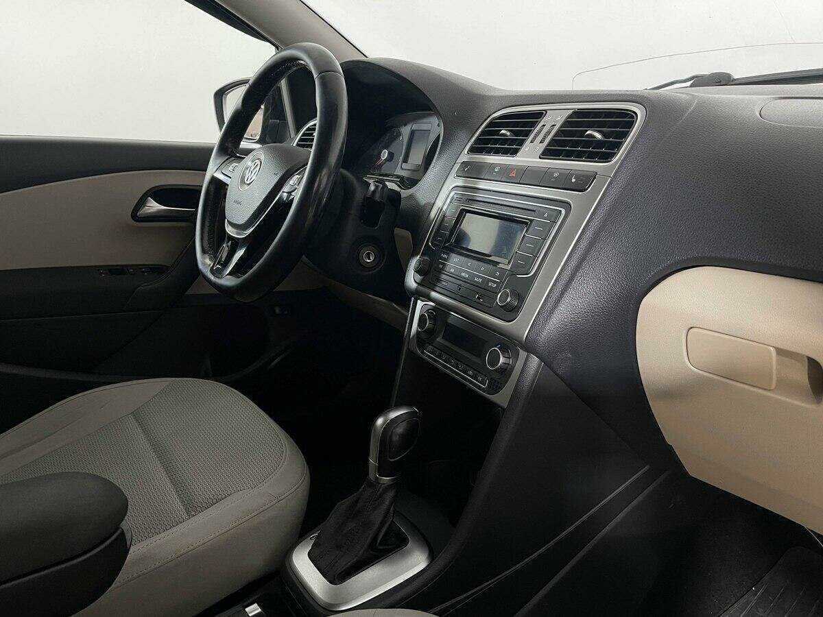 Купить Volkswagen Polo, 2016, 215 960 км, фото №9