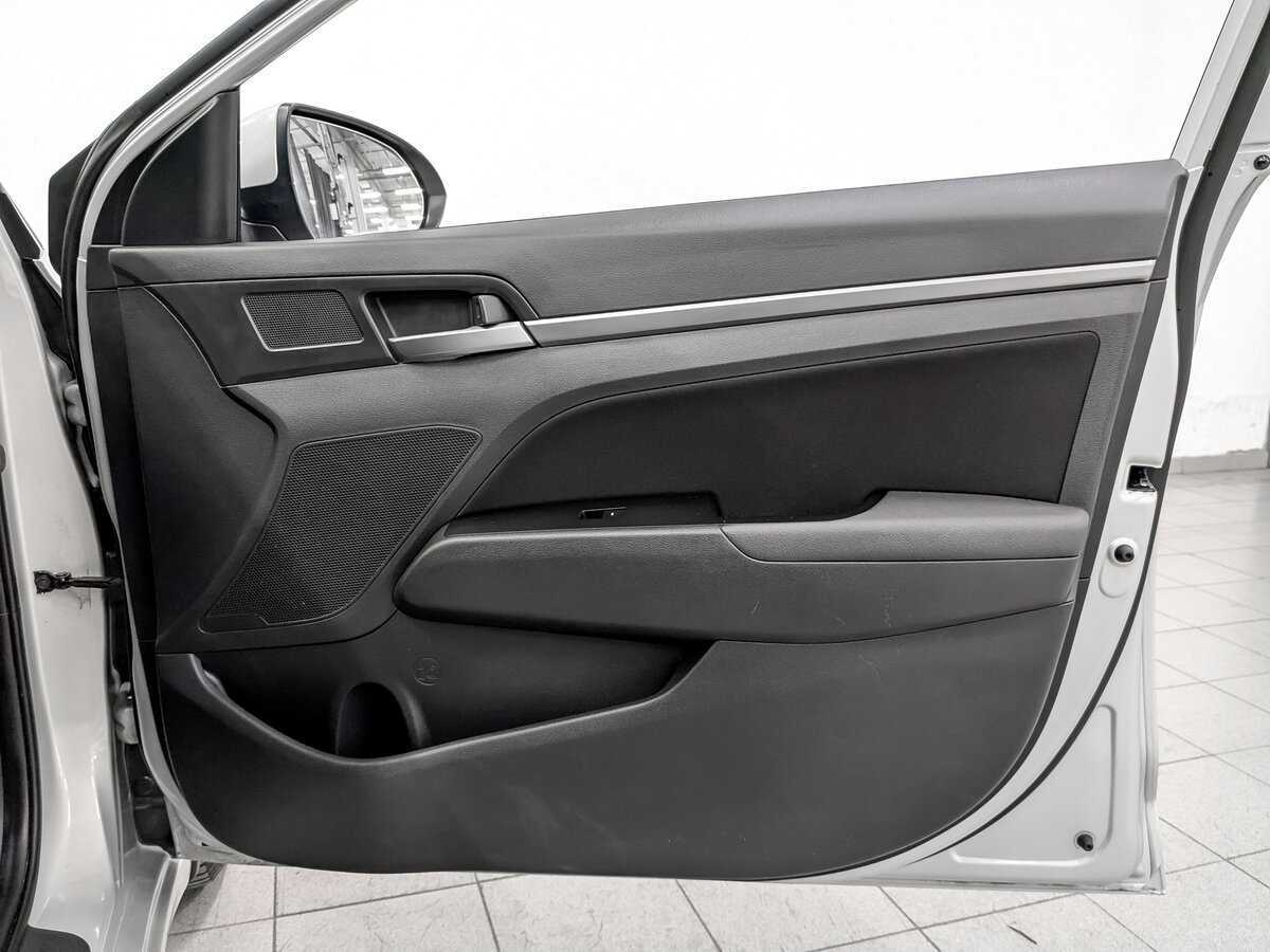 Купить Hyundai Elantra, 2017, 96 927 км, фото №22