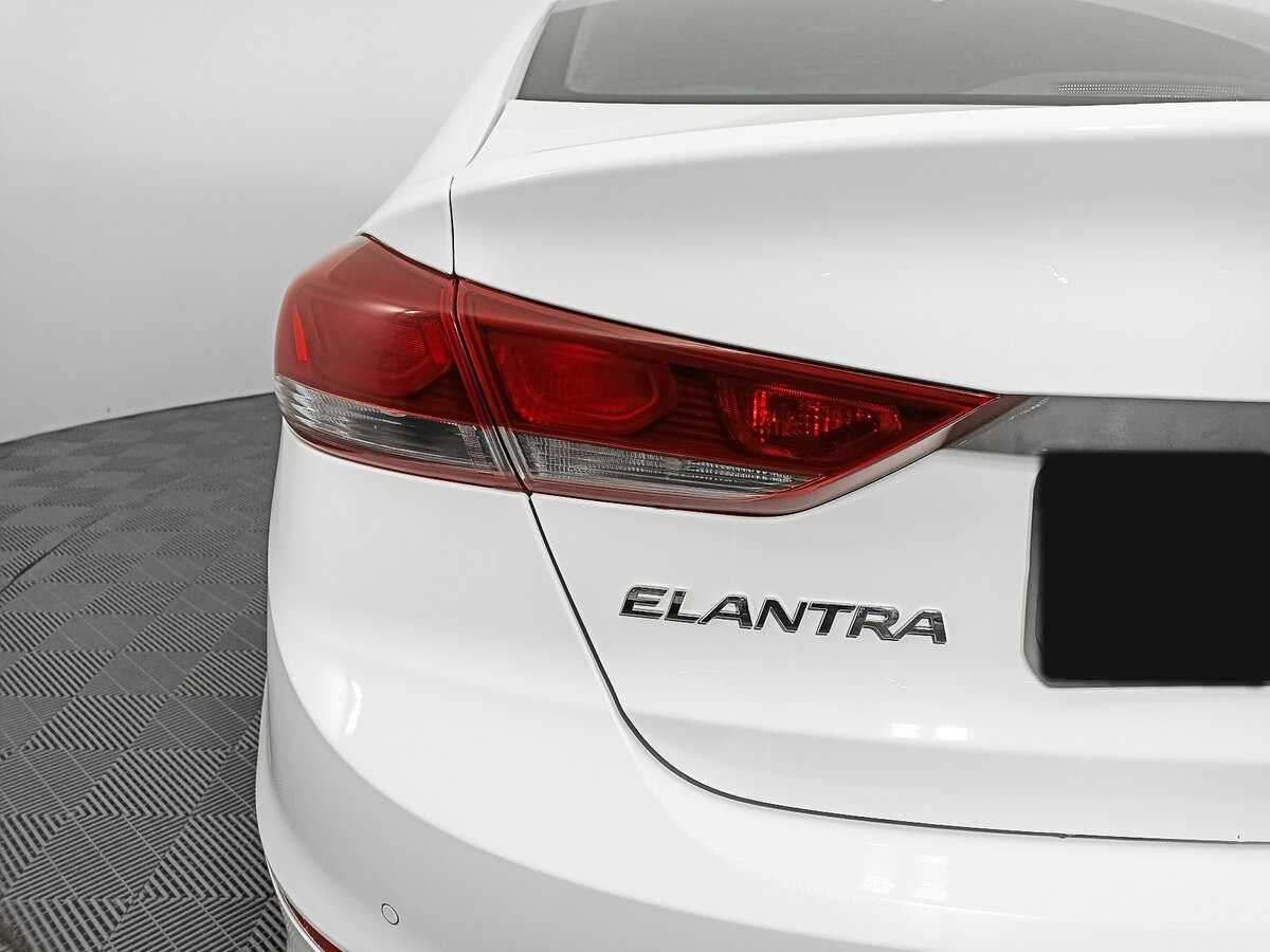 Купить Hyundai Elantra, 2017, 180 577 км, фото №9